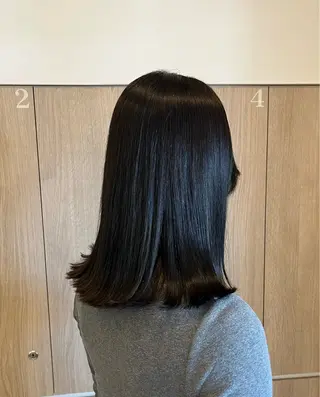 カラー ルプラボウ 鈴木 莉菜のヘアスタイル