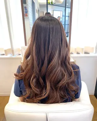 ミディアム 艶感🫧透明感カラー YUKARIのヘアスタイル