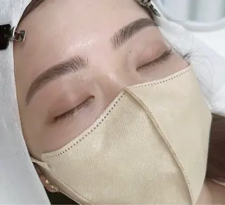 アイブロウ カワイイ保証🤍🪄 yui.tの眉毛・アイブロウイメージ