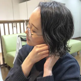 ショート カラー パーマ 谷口ゆめ/縮毛矯正/ 大人女子/眉ワックスのヘアスタイル