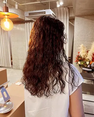 ミディアム カラー パーマ 表参道🌿赤み消し カラー/チナツのヘアスタイル