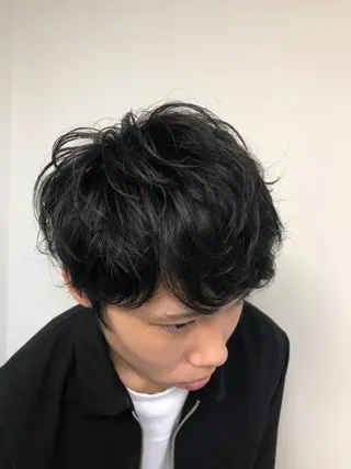 ショート パーマ メンズ 鳥越 一希のヘアスタイル