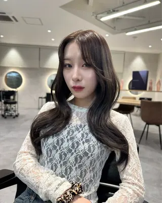 ロング レイヤー/髪質改善/ 飯尾百花のヘアスタイル