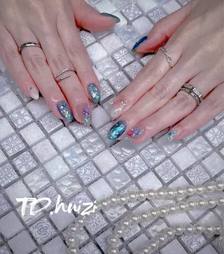 ミディアム めぐみのネイルサロン スタッフ練習のネイルデザイン