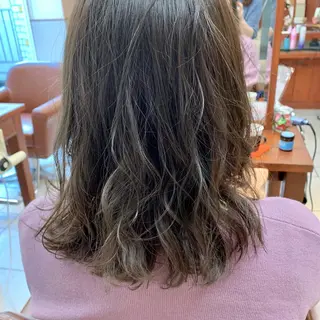 ミディアム カラー 加藤 綾華のヘアスタイル