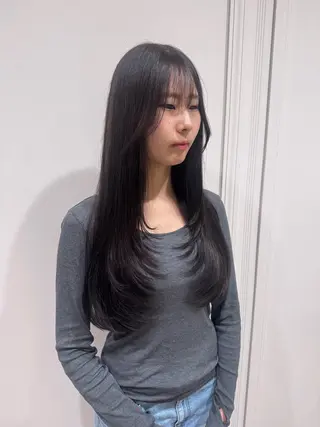 ロング 🦋ブリーチなしダブ ルカラー🌈MEGUのヘアスタイル