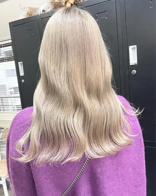ミディアム カラー パーマ ヘアアレンジ メンズ キッズ ネイル マツエク・マツパ アイブロウ 切りっぱなしヘアボブ ミディアムヘアRYOのヘアスタイル
