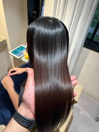 セミロング 必ず笑顔で帰っていた だきます！安田祐貴のヘアスタイル