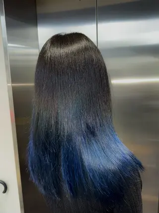 セミロング TAKUMI ハイトーン/ウルフのヘアスタイル