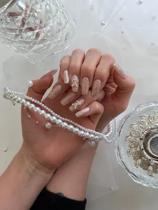 ネイル CREVIO 小美玉店所属・CREVIO小美玉店 店長RIRIのネイルデザイン