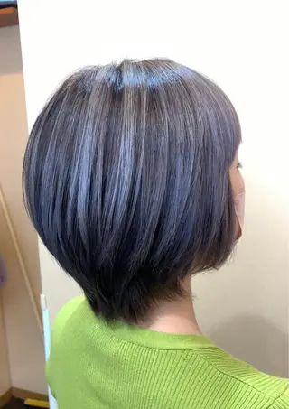 ショート カラー 小川 修平のヘアスタイル