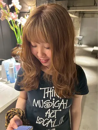 カラー 纐纈 釉羽のヘアスタイル