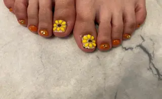 ネイル ネイルリボン 受付スタッフのネイルデザイン