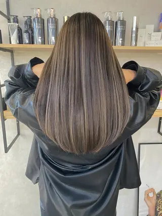 セミロング パーマ ヘアアレンジ カラー ハイトーン カラーのヘアスタイル