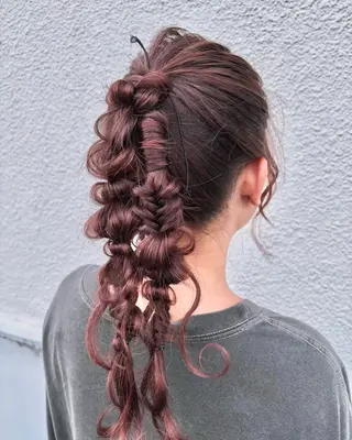 ロング カラー ヘアアレンジ ヤマグチ ユキナのヘアスタイル