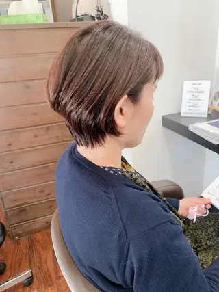 ショート カラー 井上 美奈子のヘアスタイル