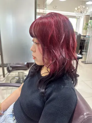 セミロング レイヤー 艶々カラーのヘアスタイル