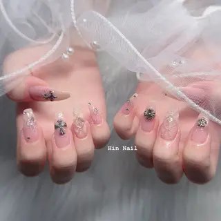 ネイル Hin Nailsのネイルデザイン