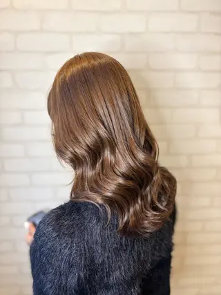 セミロング 秋葉 万柚子のヘアスタイル