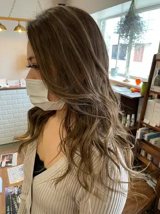 セミロング カラー レイヤーカット匠 イソザキノリユキのヘアスタイル