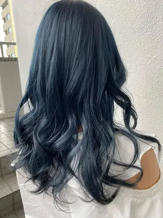 セミロング ブリーチ koheiのヘアスタイル