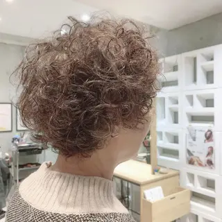 ショート カラー パーマ ちゆら -chiyura-のヘアスタイル