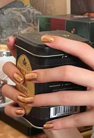 ネイル 高木 維麗絲のネイルデザイン