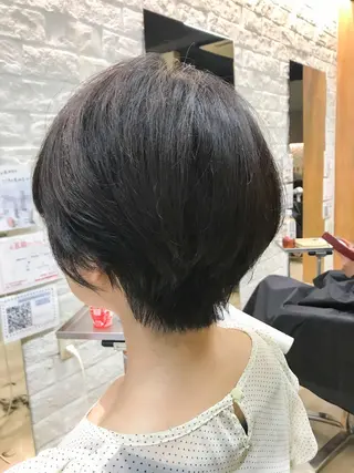 ショート ❣️大人色気レイヤー 美髪縮毛 金山❣️のヘアスタイル