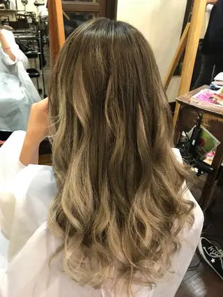 セミロング カラー 店長担当🌟 矢吹ガブリエル🌟のヘアスタイル
