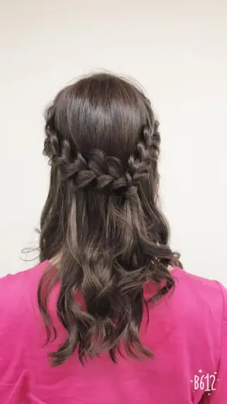 セミロング ヘアアレンジ 石川 奈緒子のヘアスタイル