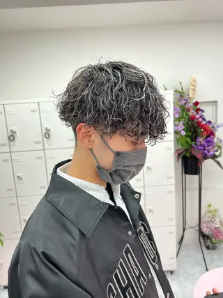 ミディアム カラー パーマ メンズ メンズパーマ特化 TAIGAのヘアスタイル