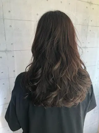 ロング カラー 金沢 広美のヘアスタイル