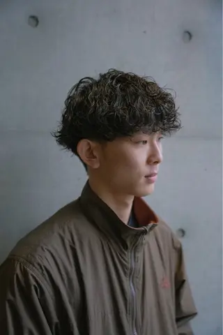 ショート パーマ スパイキーショート パーマ　具志堅　太志のヘアスタイル