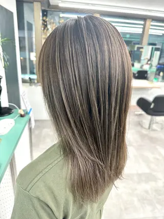 セミロング 💚透明感カラー💚 ♻️本間♻️のヘアスタイル