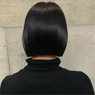 瑠己杏 :ボブ/ ハイトーンワンカラーのヘアスタイル