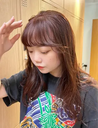 セミロング カラー 阿久津真衣 似合わせカットのヘアスタイル