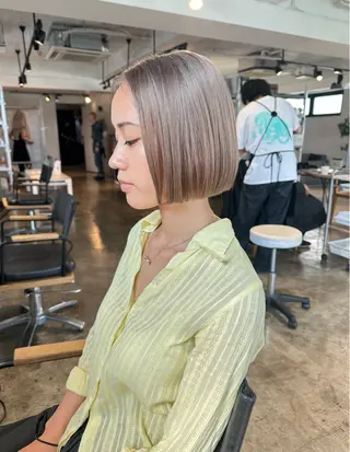 ミディアム ✨艶ブリーチカラー ✨四ノ宮裕己のヘアスタイル