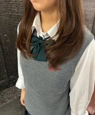 ロング 對馬 光梨のヘアスタイル