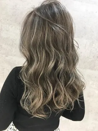 セミロング KYOKO 【Bear】のヘアスタイル