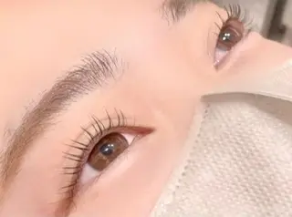 マツエク・マツパ イワイ こはるの眉毛・アイブロウイメージ