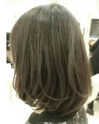 ミディアム カラー 須賀 一美のヘアスタイル