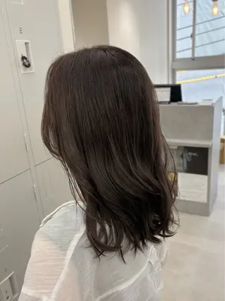 セミロング カラー NaVIユウジ 透明感カラーのヘアスタイル