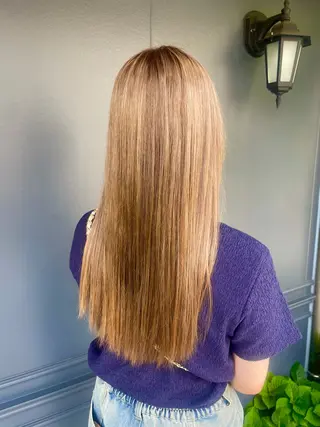 ロング カラー アトリエMIHO所属・アトリエMMIHO 佐々木のヘアスタイル