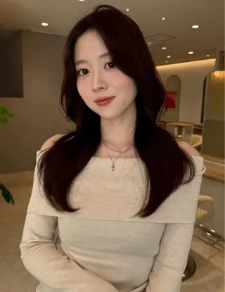 ロング カラー minori🤎 ナチュラル韓国ヘアのヘアスタイル