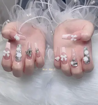ネイル Hin Nailsのネイルデザイン