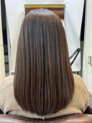 ロング カラー 岡部 夏生のヘアスタイル