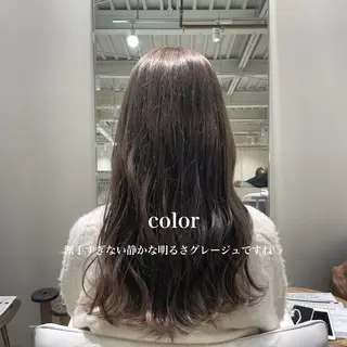 ロング カラー 峯崎 葵のヘアスタイル