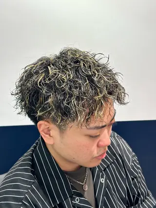 ショート カラー パーマ 千葉弘平 🔥波巻き特化🔥のヘアスタイル