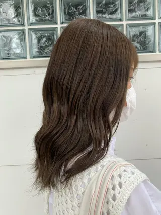 カラー 三品 早妃のヘアスタイル