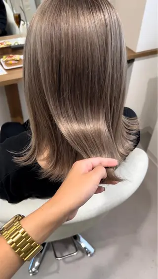 セミロング ココルアナ 豊中美容室のヘアスタイル
